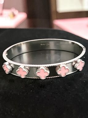PINK CLOVER BANGLE CUFF BRACELET STAINLESS STEEL  SIZE 5.5 - 6